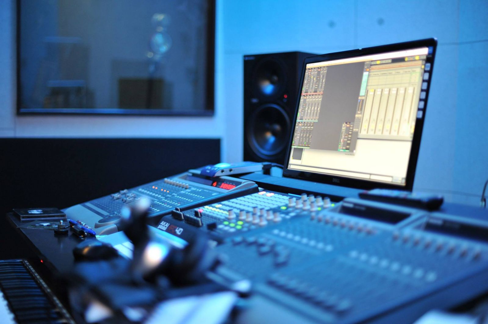 Cẩm nang phần mềm producer cho người mới bắt đầu 3 Reverb (hiệu ứng vọng lại của âm thanh)