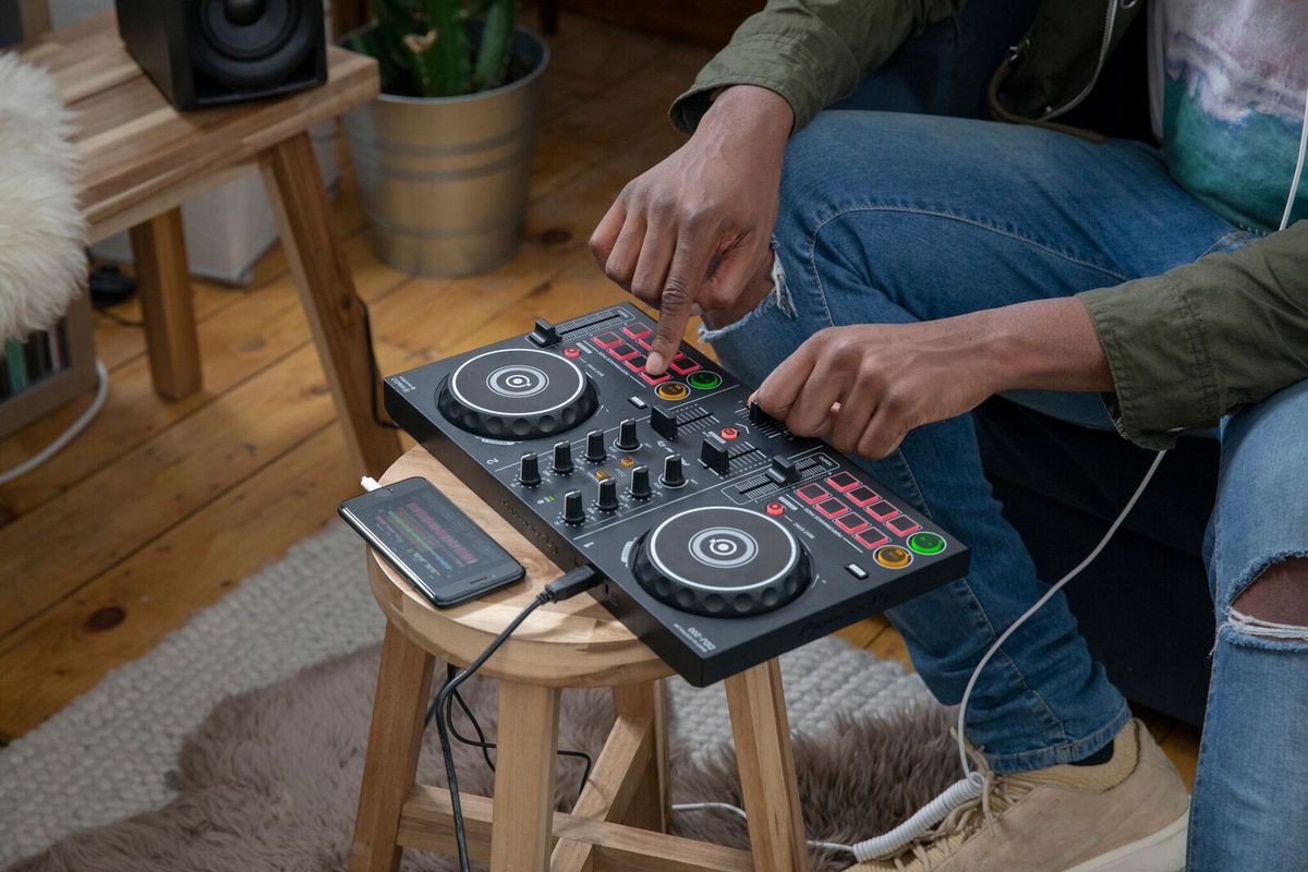 Thiết bị DJ tốt nhất dành cho người mới bắt đầu 1 Thiết bị DJ tốt nhất dành cho người mới bắt đầu